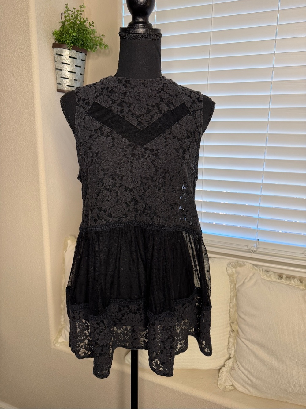 UMGEE Floral Lace Swiss Dot Mesh Peplum Tank  Boho Chic - Picture 3 of 7